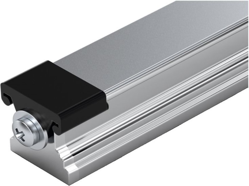Retainer for cover strip
